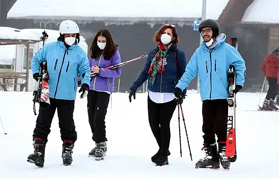 Kayak merkezlerinde yoğunluk yaşanıyor