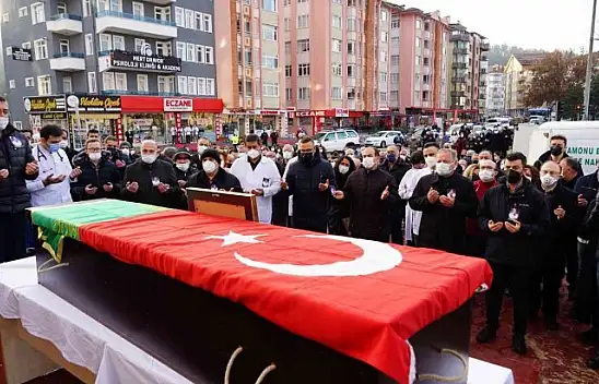 Dr. Baş için görev yaptığı hastane önünde tören düzenlendi