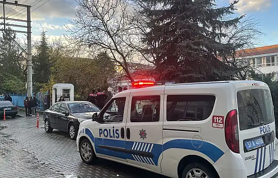 Lise öğrencisi müdür yardımcısını bıçakla yaraladı