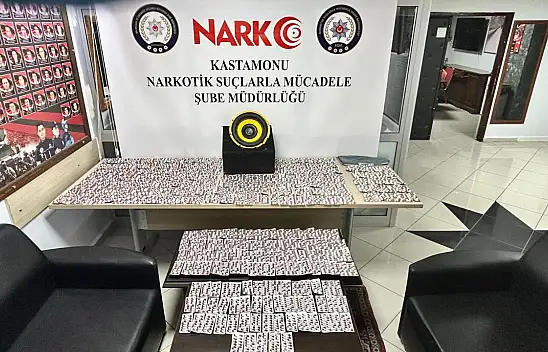 Otomobilinin hoparlörüne saklamış