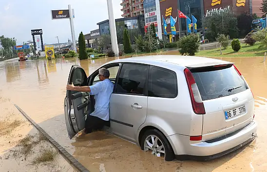 Sağanak ve dolu hayatı olumsuz etkiledi