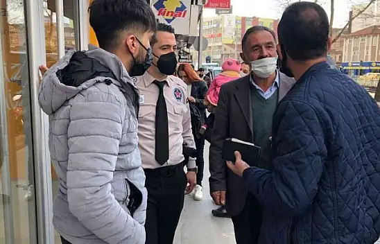 Tekrar dolandırılıyordu! Polisler dakikalarca dil döktü