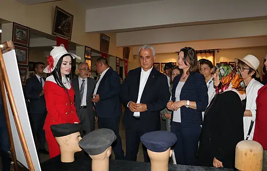 Şapka sergisi açıldı