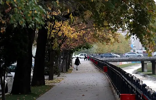 Şehir merkezinde sonbahar ayrı bir güzel