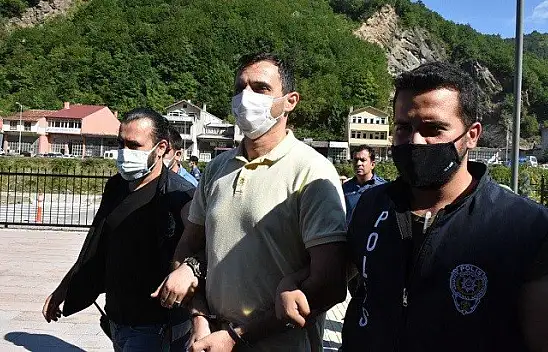 Selde yıkılan binanın müteahhidi adliyeye sevk edildi