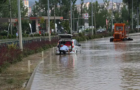 Şiddetli yağışın ardından 400 ihbar yapıldı