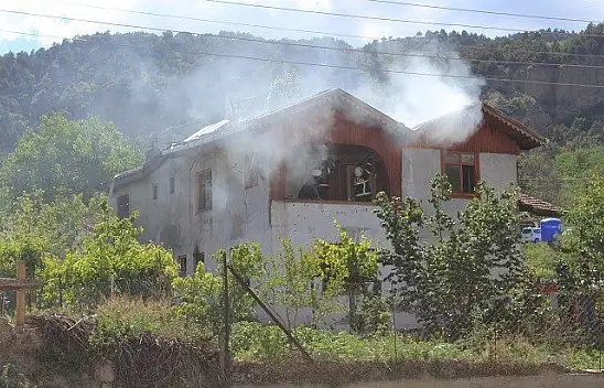 Tosya'daki yangında maddi hasar oluştu