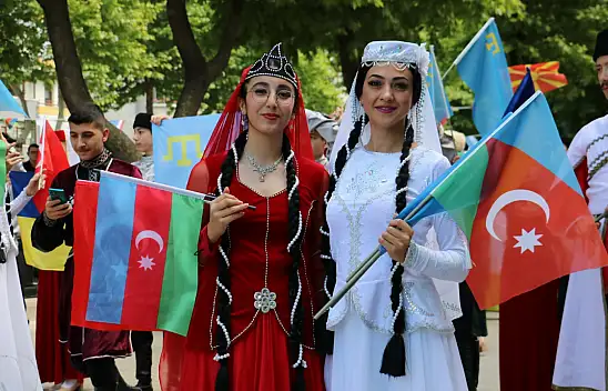 Türk Dünyası Günleri yürüyüşle başladı