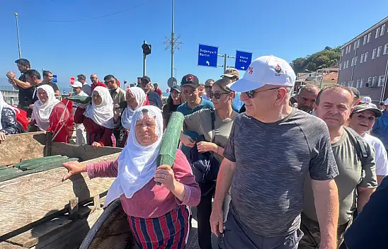 Ümit Özdağ, İstiklal Yolu'nda yürüyüşe başladı