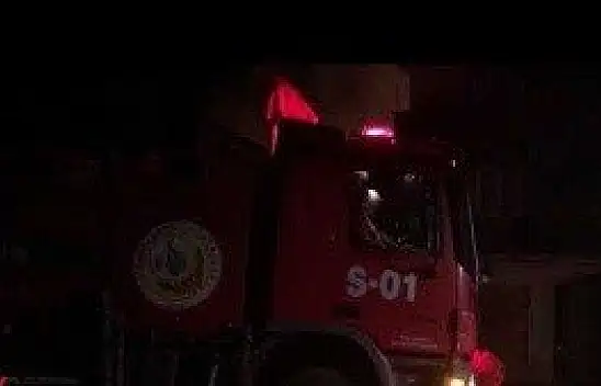 8 yıl öncede evi yanmıştı, 3 katlı evi kül oldu