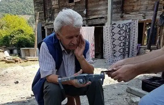 Hayatında ilk defa drone gören adamın tepkisi sosyal medyayı salladı
