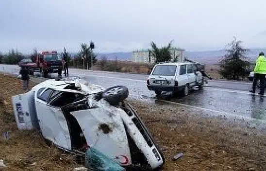 Kastamonu'da iki otomobil çarpıştı: 1 ölü, 2 yaralı