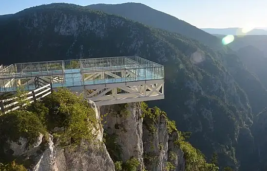 Çatak Kanyonu cam terası nefesleri kesiyor