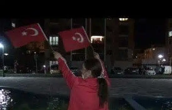 Kastamonu'da 19 Mayıs konseri balkonlardan izlendi