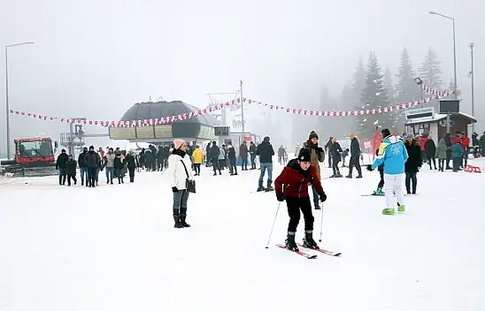 Kayak merkezlerinde yoğunluk yaşanıyor