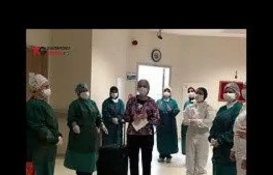 Koronayı yenen hemşire, alkışlarla taburcu edildi