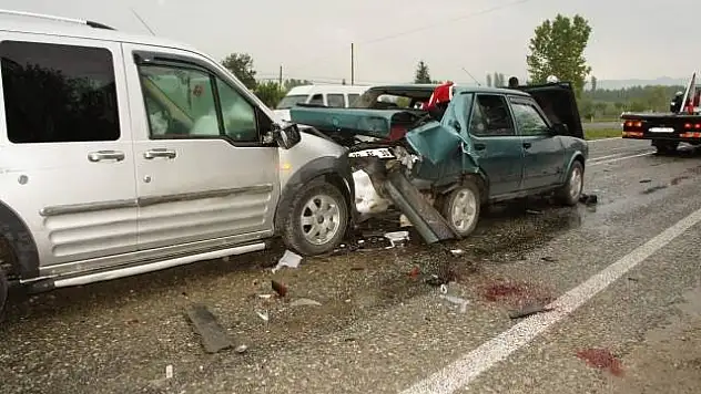 Düğün Konvoyunda Zincirleme Kaza