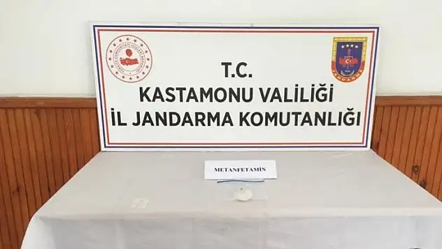Uyuşturucu ile yakalanan 2 kişi gözaltına alındı