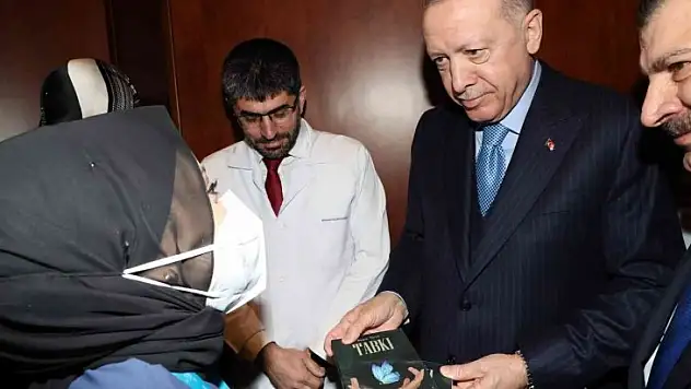 'Yılın hemşiresi' ödülü Bozkurt'tan Büşra Torun'a