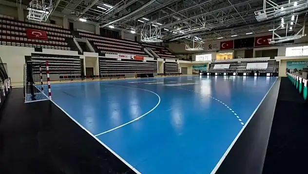 19 Mayıs programı Merkez Spor Salonunda