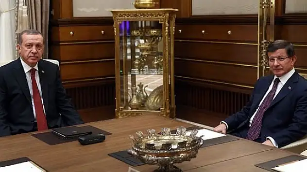 Davutoğlu, Görevi İade Etti