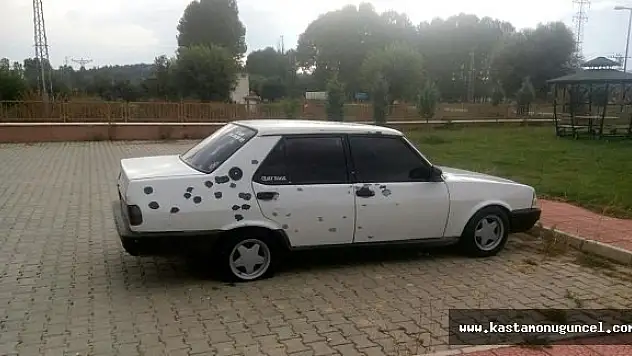 Kastamonu'da Bir Otomobil Kurşunlandı