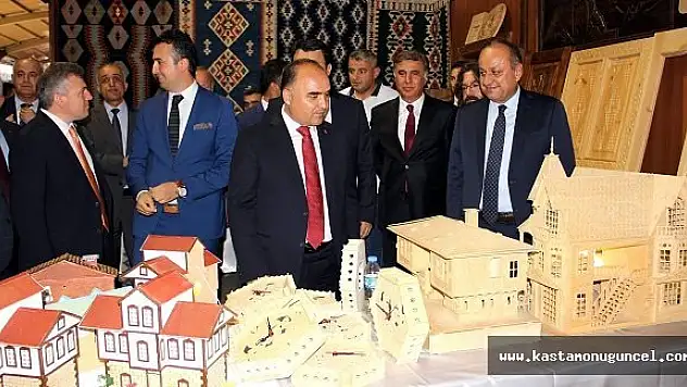 Kastamonu'da 5. Ahşap Fuarı Törenle Açıldı