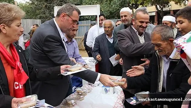 CHP, Kastamonu'da Aşure Dağıttı