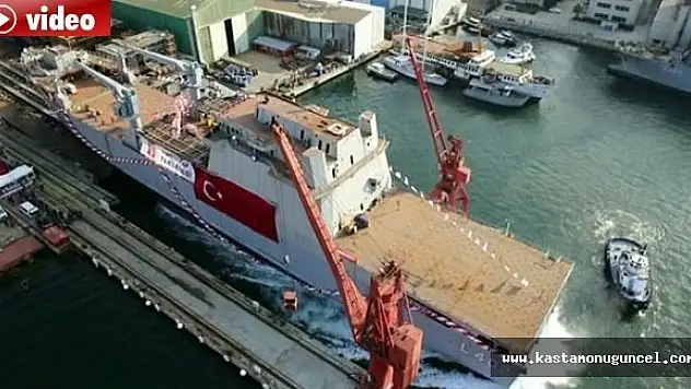 Harp Gemisi 'Bayraktar' Denize İndi