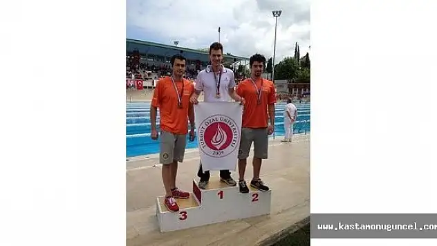 Anne Karnında 'Ölür' Dendi Şimdi Yüzmede Rekor Kırıyor