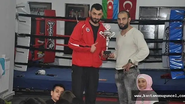 Belediye'nin Kick Bokscuları Şampiyonluk Yolunda