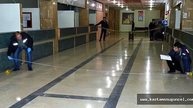 İş Yerini Kursun Yağmuruna Tuttu