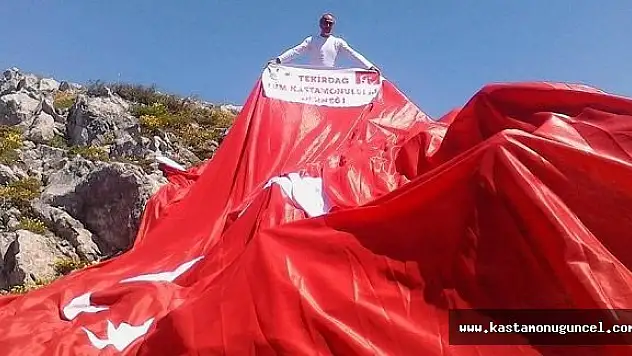 TÜMKASDER'den Bolu Dağı'na Dev Türk Bayrağı