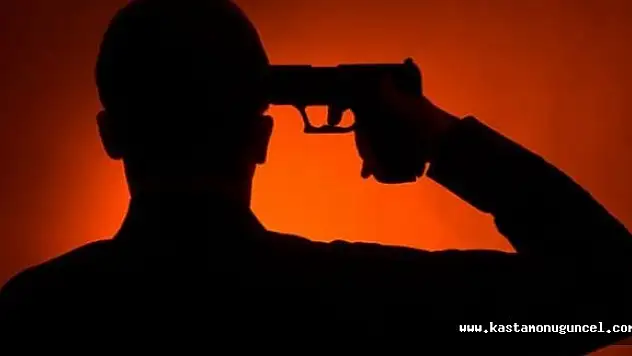 Ailesinin Gözü Önünde İntihar Etti