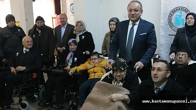 Belediyeden 12 Engelliye Akülü Araba