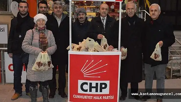 CHP Kandil Simidi Dağıttı