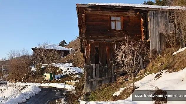 Kışın, Kimsesiz Köy Oluyor