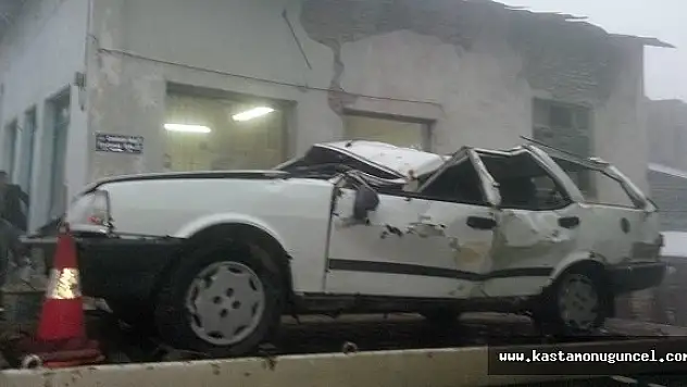 Otomobil Dereye Uçtu: 1 Yaralı