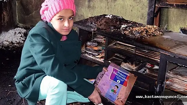 Evleri Yanan Anne ve Çocukları Sokakta Kaldı