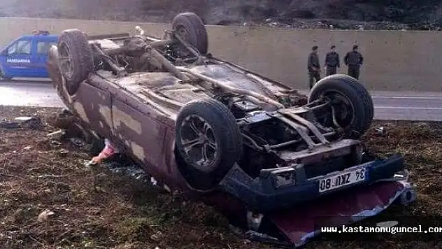 Kaldırıma Çarpan Otomobil Takla Attı: 3 Yaralı