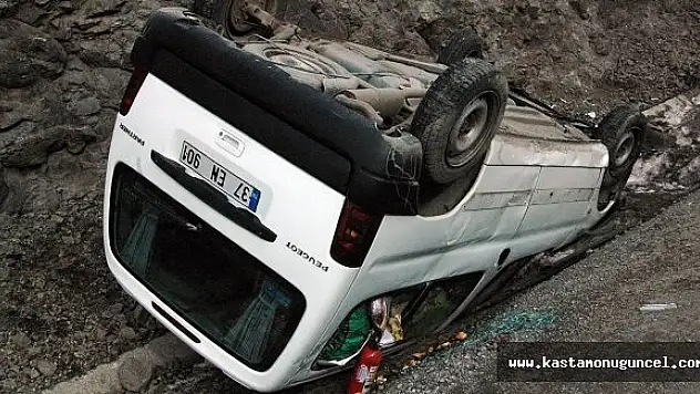 Otomobil Takla Attı: 2 Yaralı