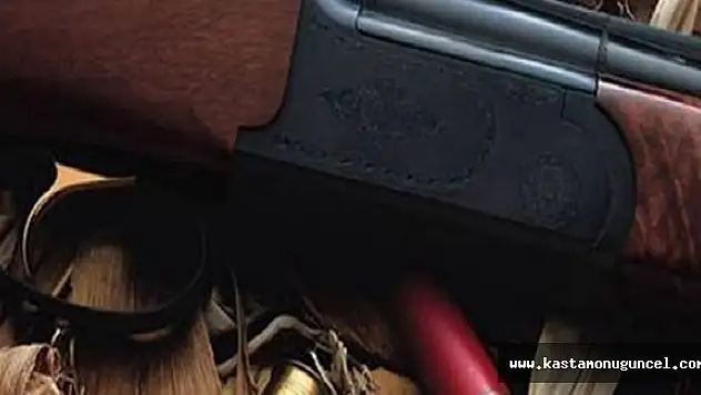 Tüfekle Oynayan Çocuk Kendini Vurdu