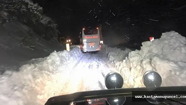 Yolcuların İmdadına Milletvekili Demir Koştu