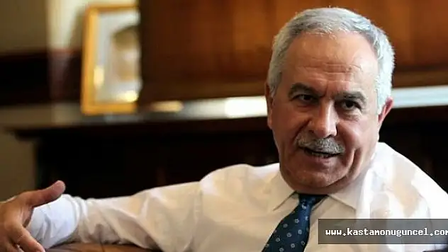 Eski Bakana Hakarete Hapis Cezası