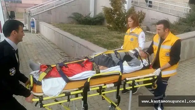 Yaşlı Adam Minibüsün Altında Kaldı