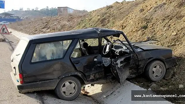 Otomobil ile Minibüs Çarpıştı: 1 Yaralı