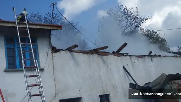 Besi Damı ve Samanlık Tamamen Yandı