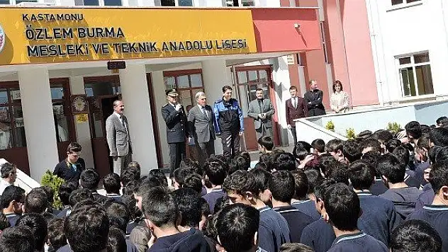 Emniyet Müdürü Yoldan, Öğrencilerle Bir Araya Geldi