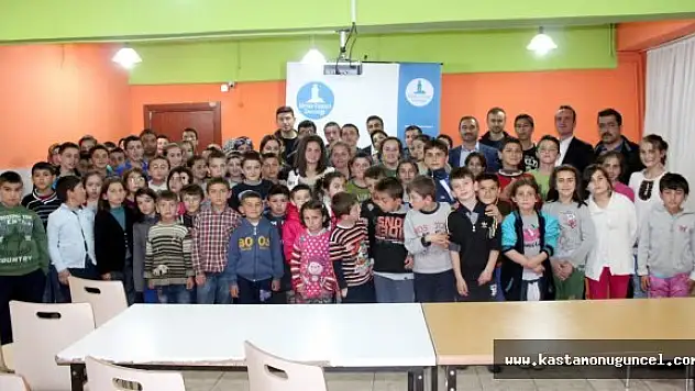 Öğrenciler, Harçlıklarını Etiyopya'ya Gönderdi