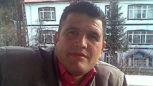 Üzerine Ağaç Düşen Vatandaş Hayatını Kaybetti